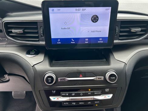 Used 2020 Ford Explorer XLT w/ Equipment Group 202A RWD image 20
