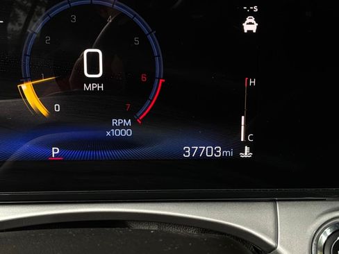 Used 2025 Chevrolet Trax LT FWD image 37