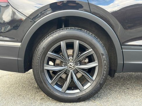 Used 2023 Volkswagen Tiguan SE image 38