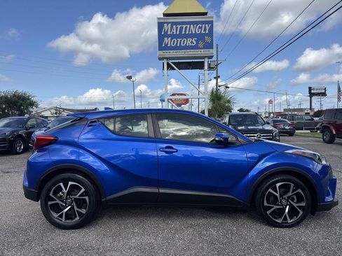 Used 2018 Toyota C-HR XLE FWD image 10