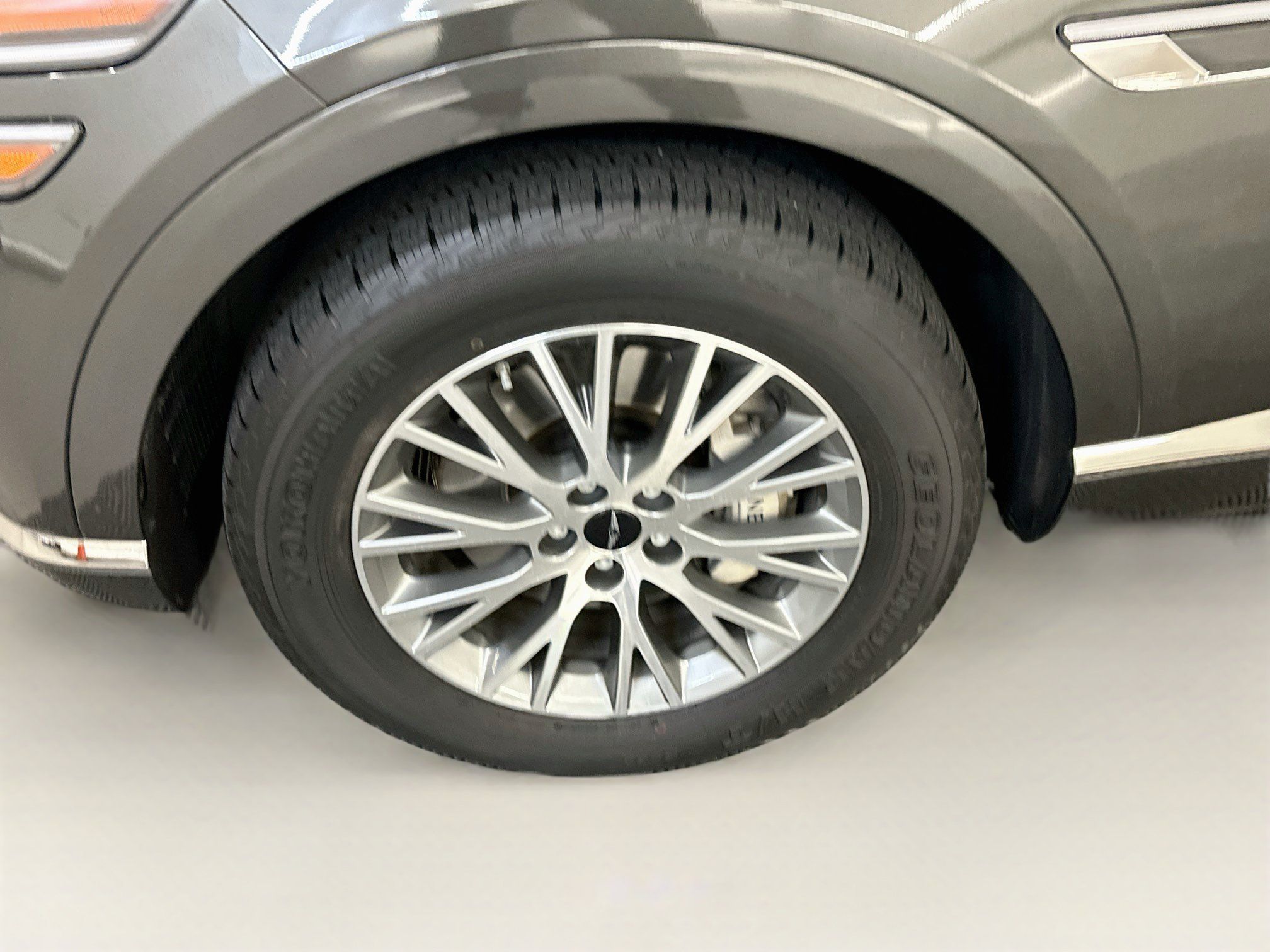 Used 2025 Genesis GV80 2.5T Standard AWD/4WD image 11