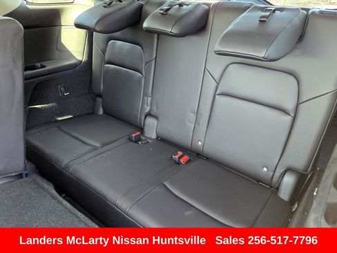 Used 2022 Nissan Pathfinder SL FWD image 15