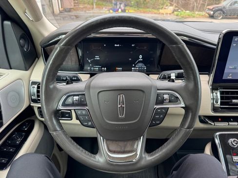 Used 2020 Lincoln Navigator L Reserve w/ Luxury Package image 25