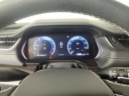 Used 2023 Jeep Grand Cherokee Overland AWD/4WD image 19