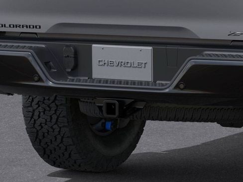 New 2026 Chevrolet Colorado ZR2 w/ Technology Package AWD/4WD image 14