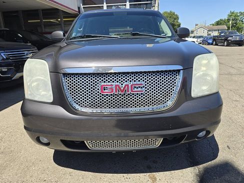 Used 2011 GMC Yukon Denali image 3
