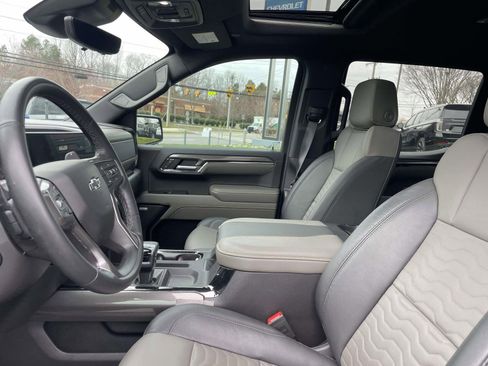 Used 2024 Chevrolet Silverado 1500 ZR2 w/ Technology Package image 16