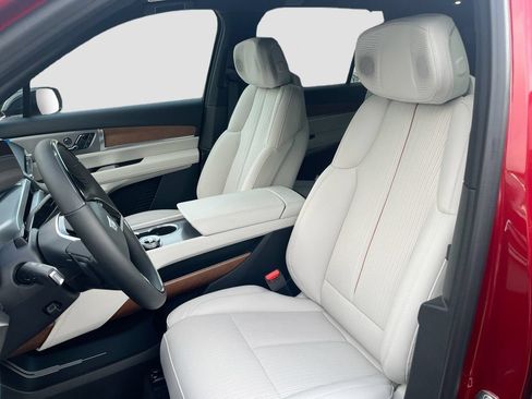 New 2026 Cadillac Vistiq Luxury w/ LPO, Floor Liner Package AWD/4WD image 22