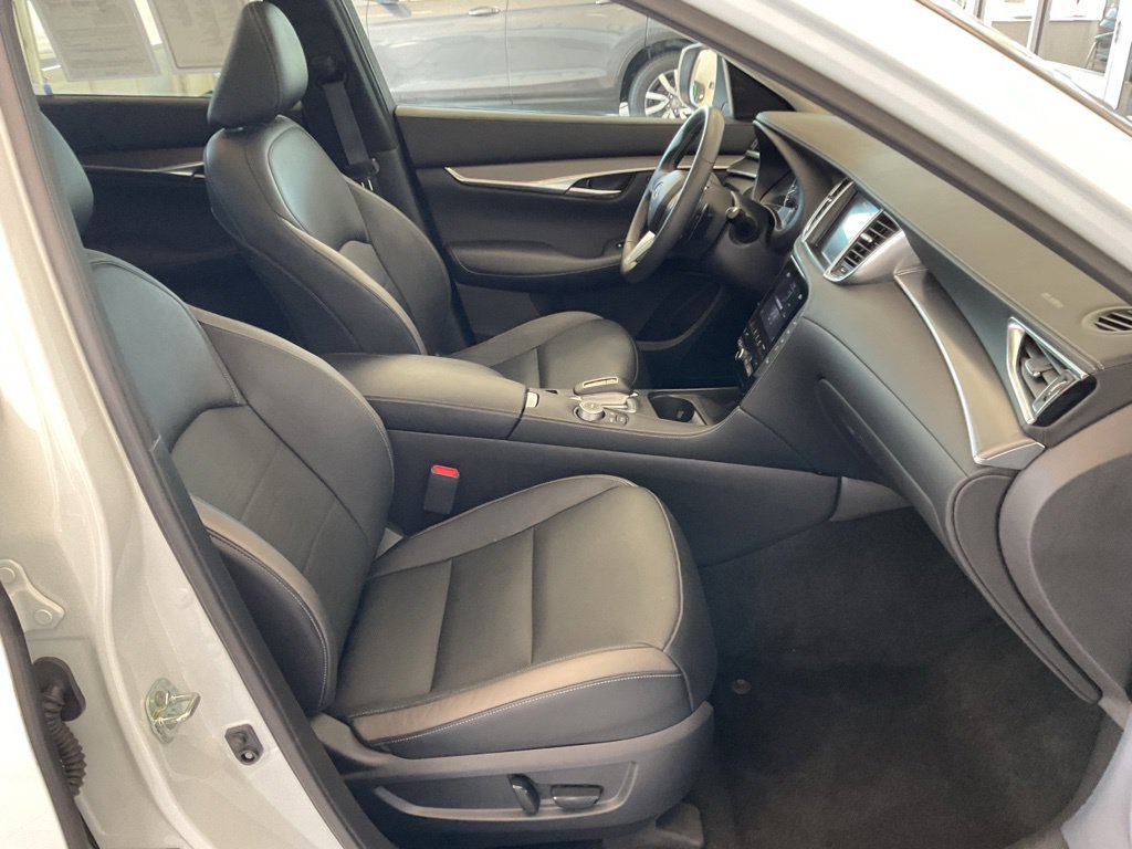 Used 2023 INFINITI QX50 Luxe AWD/4WD image 19