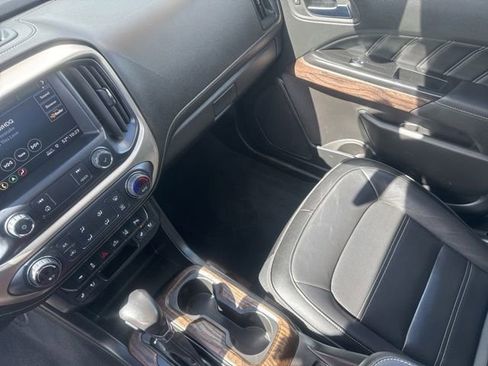 Used 2022 GMC Canyon Denali AWD/4WD image 13