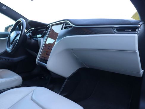 Used 2016 Tesla Model S 85D image 19