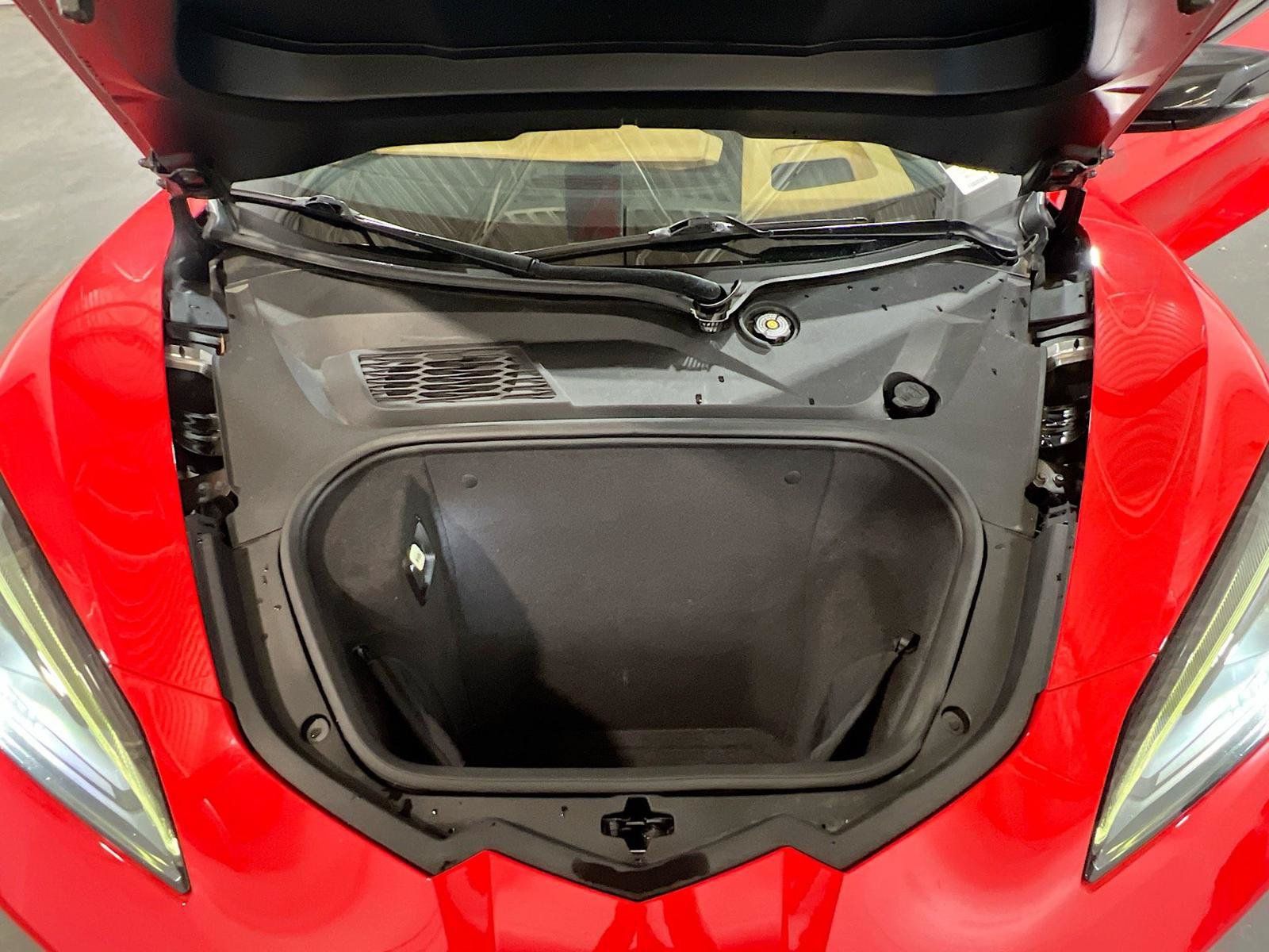 Used 2021 Chevrolet Corvette Stingray Premium Cpe w/ Z51 Performance Package RWD image 18