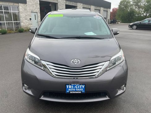 Used 2015 Toyota Sienna AWD image 12