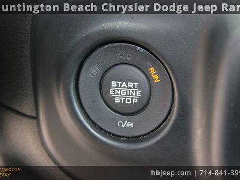 Used 2023 Jeep Wrangler Unlimited Sahara image 25