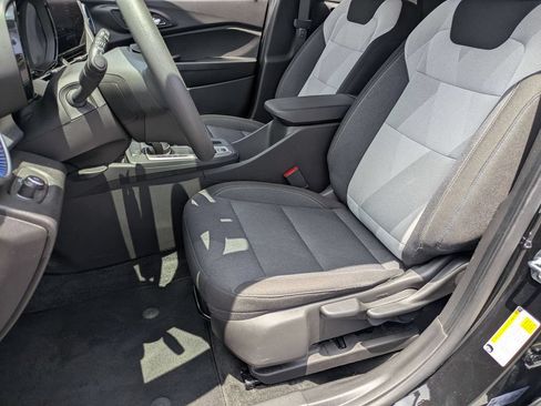 Used 2025 Chevrolet Trax LS FWD image 14