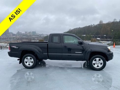 Used 2010 Toyota Tacoma PreRunner image 2