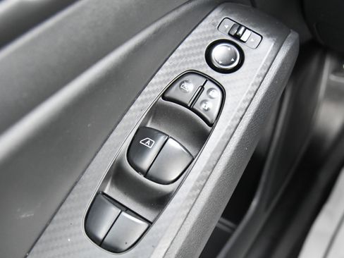 Used 2024 Nissan Altima 2.5 SV image 31