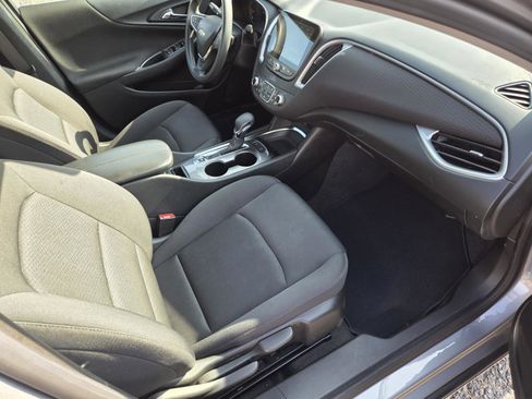 Used 2024 Chevrolet Malibu LT FWD image 9