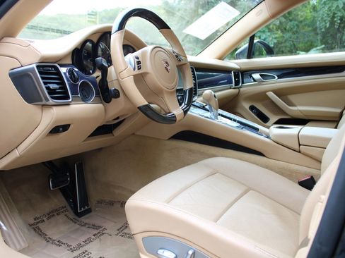Used 2012 Porsche Panamera 4 image 21