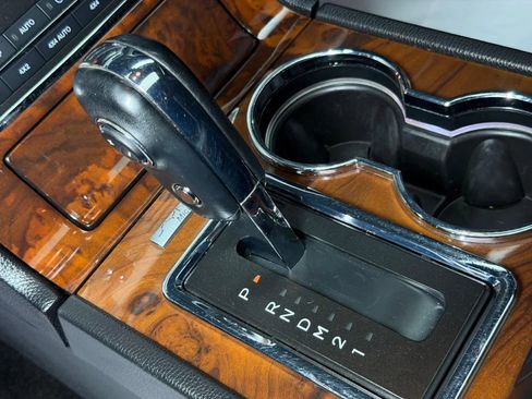 Used 2015 Lincoln Navigator 4WD image 36