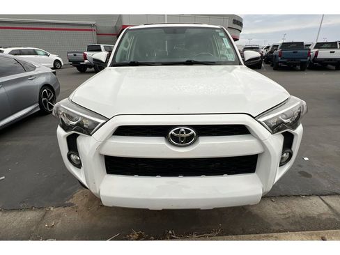 Used 2017 Toyota 4Runner SR5 image 3