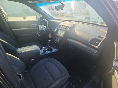 Used 2018 Ford Explorer XLT w/ Equipment Group 201A FWD image 14
