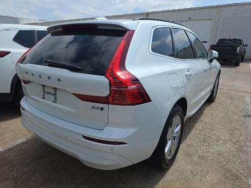 Used 2022 Volvo XC60 B5 Momentum AWD/4WD image 5