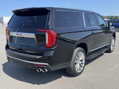 Used 2024 GMC Yukon XL Denali AWD/4WD image 3