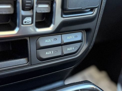 New 2026 Jeep Gladiator Sport AWD/4WD image 19