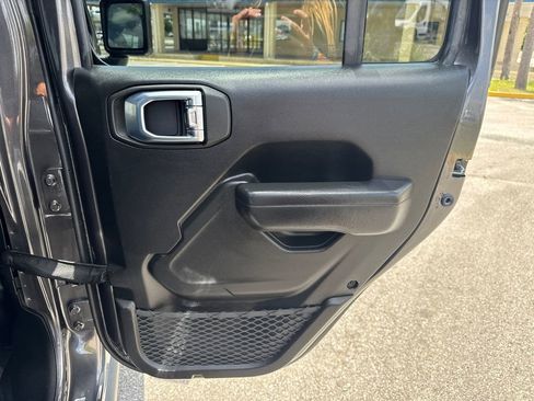 Used 2026 Jeep Gladiator Mojave AWD/4WD image 17