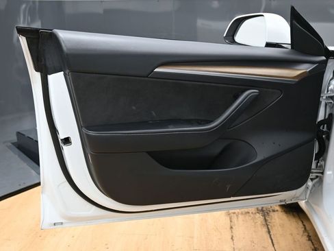 Used 2023 Tesla Model 3 Standard Range image 45