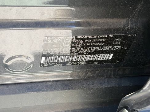 Used 2025 Toyota RAV4 XLE FWD image 15