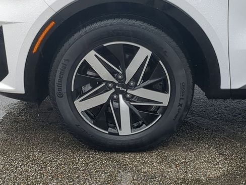 Certified 2023 Kia Sorento S image 10