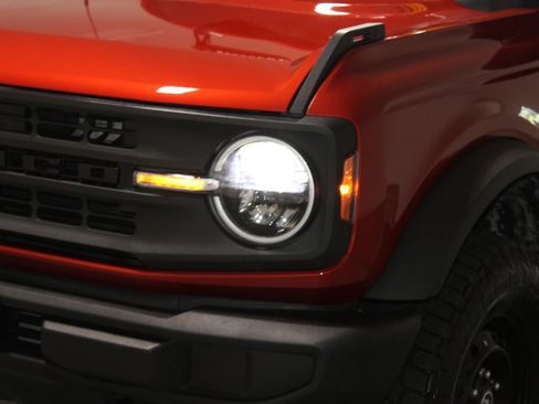Used 2023 Ford Bronco 4-Door AWD/4WD image 47
