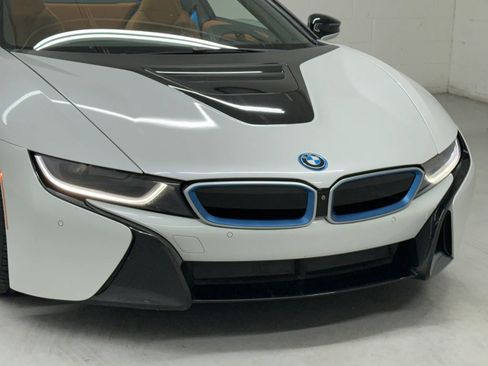 Used 2019 BMW i8 Roadster image 30