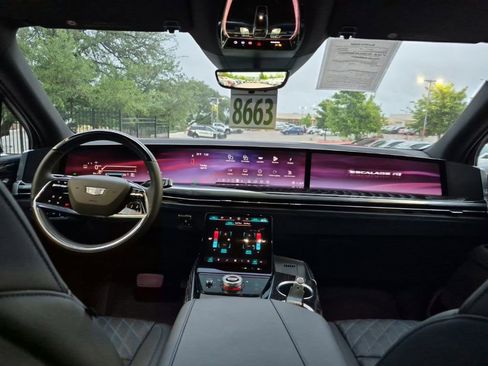 Used 2025 Cadillac Escalade IQ Sport 1 w/ Smart Trailering package image 28