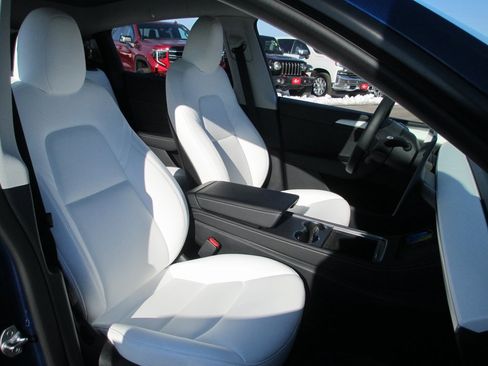 Used 2024 Tesla Model Y Long Range image 17