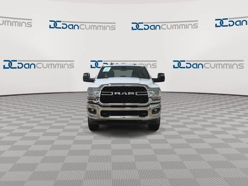 Used 2024 RAM 3500 Big Horn AWD/4WD image 3