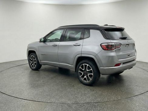 Used 2025 Jeep Compass Trailhawk w/ Trailer Tow Group AWD/4WD image 6