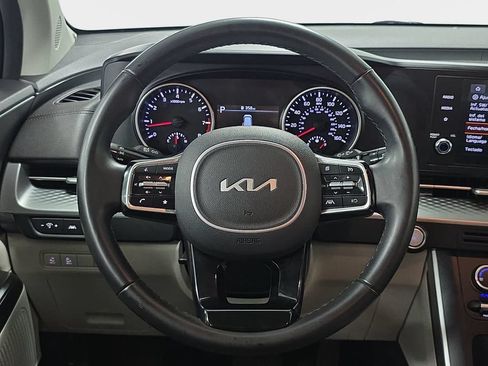 Used 2022 Kia Carnival LX FWD image 13