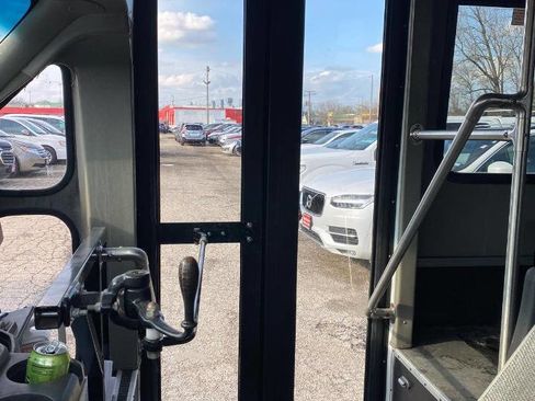 Used 2010 Ford E-350 and Econoline 350 Super Duty image 9