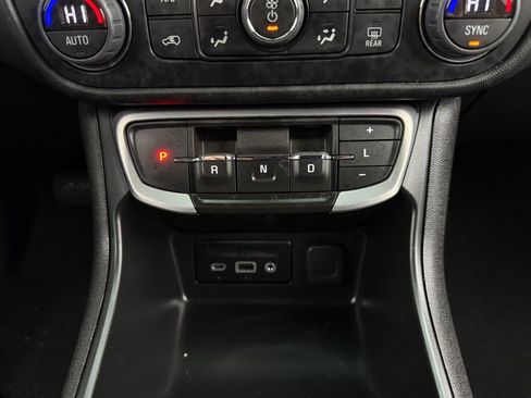 Used 2023 GMC Terrain SLT image 52