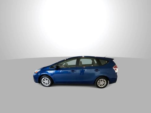 Used 2017 Toyota Prius V Four image 5