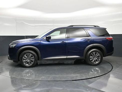 Used 2025 Nissan Pathfinder SV AWD/4WD image 6