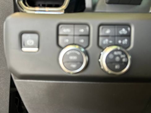 Used 2025 GMC Sierra 1500 AT4 w/ AT4 Premium Package AWD/4WD image 25