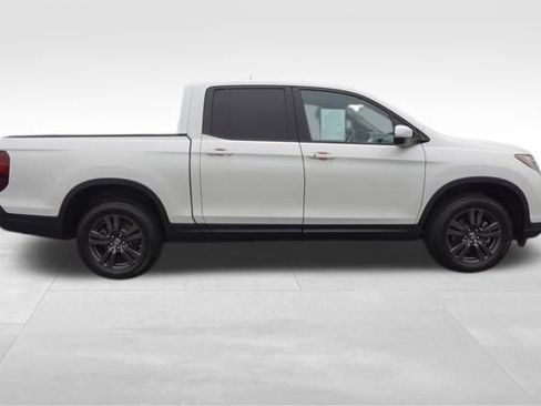 Used 2019 Honda Ridgeline Sport image 2