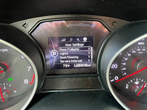 Used 2015 Kia Sedona EX FWD image 19