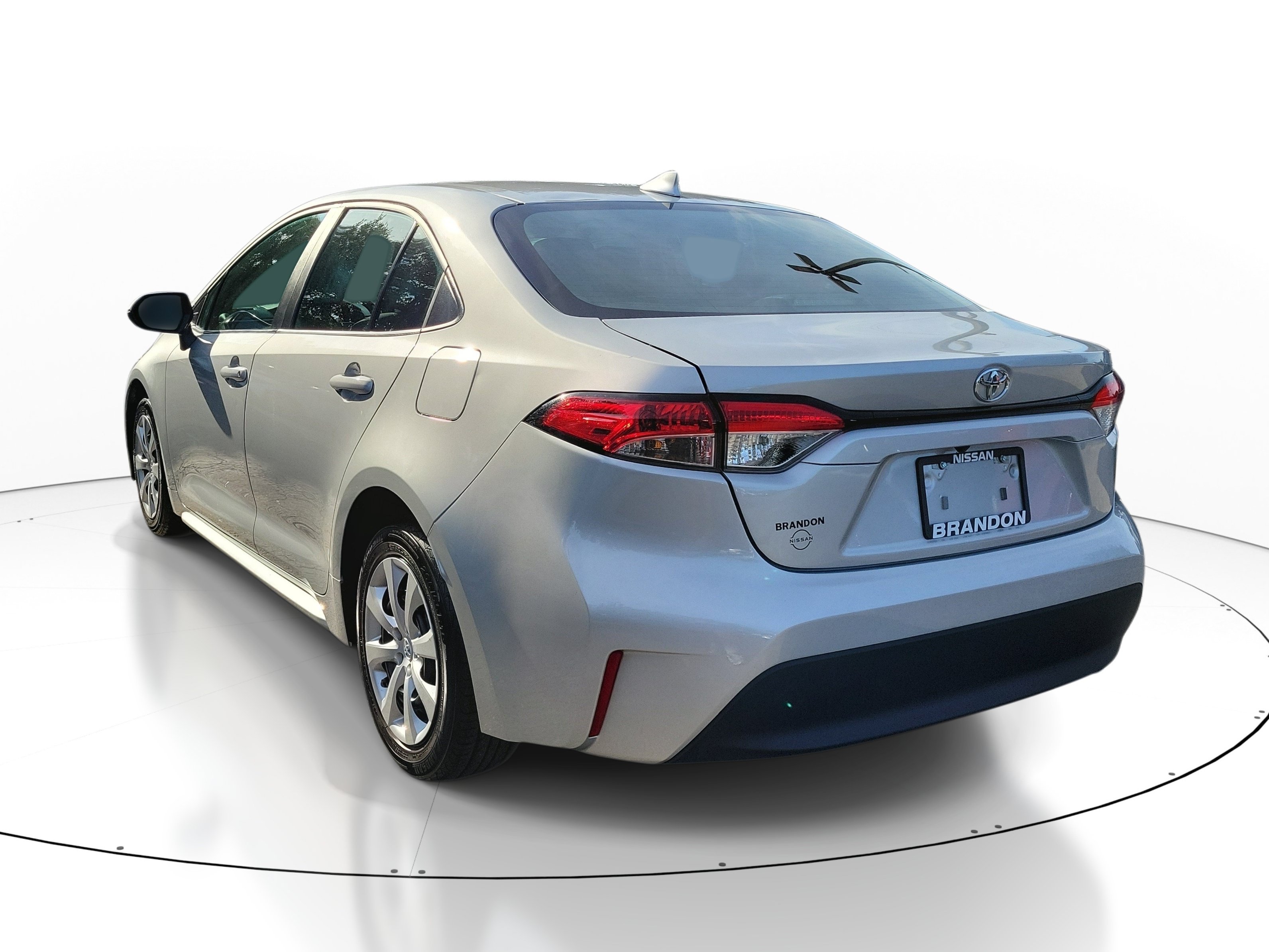 Used 2024 Toyota Corolla LE FWD image 5