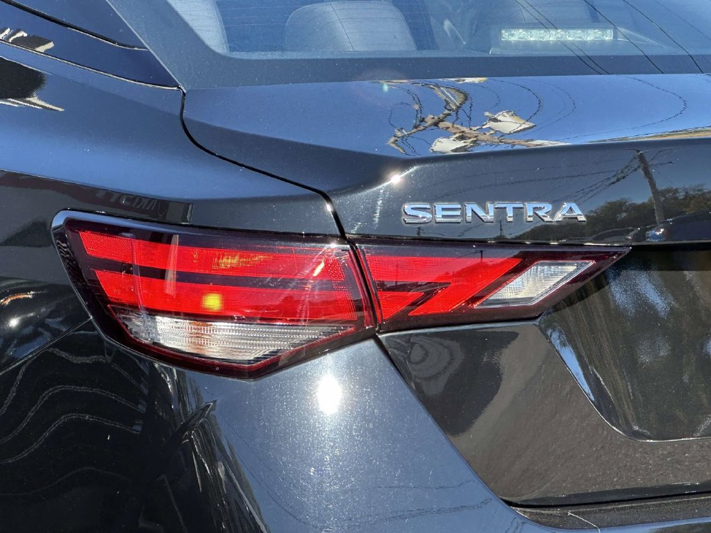 Used 2024 Nissan Sentra SV FWD image 13