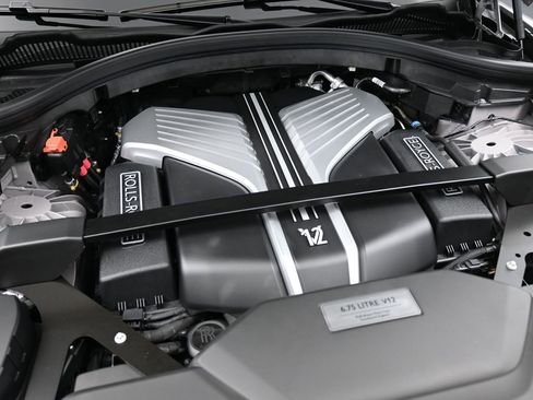 New 2026 Rolls-Royce Cullinan image 36